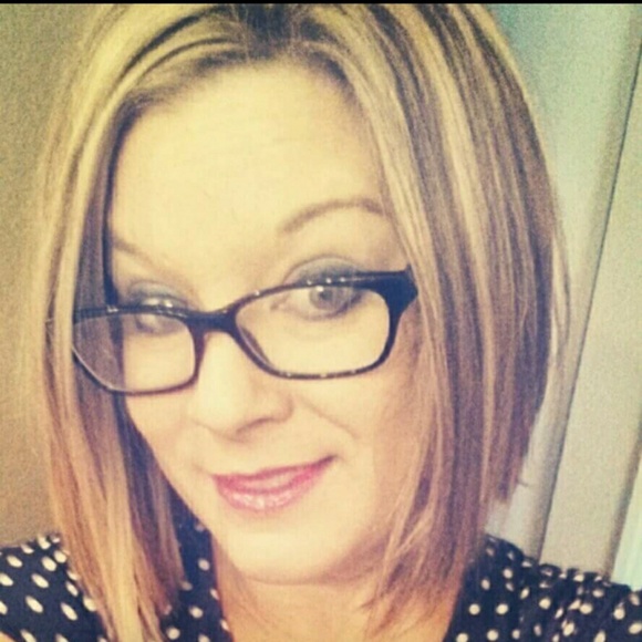 Meet your Posher, Ronni! - Picture 1 of 1